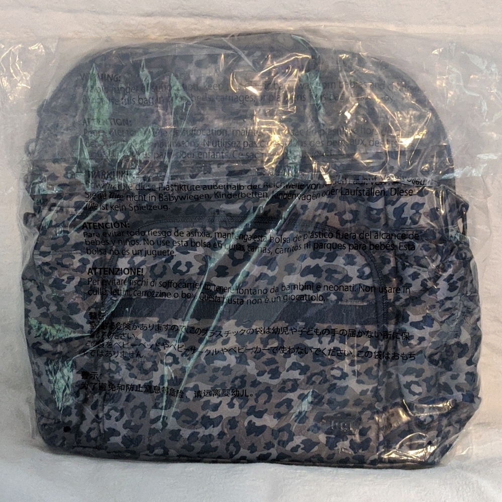 NWT Lug Canter Leopard Navy